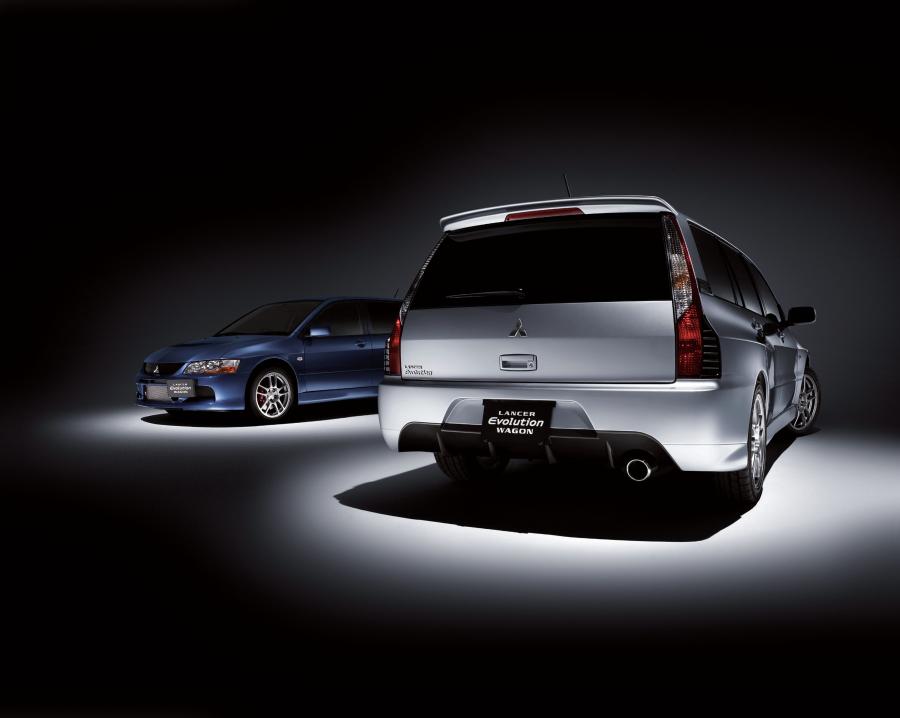  Mitsubishi Lancer Evolution IX Wagon 2005 года  (фото 7 из 22)